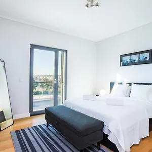 Guestready - Spacious Campolide Family Apt Fits 6 , Lisboa Portugal